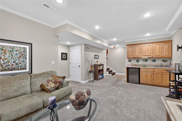 9803 Nieman Place, Overland Park, KS 66214