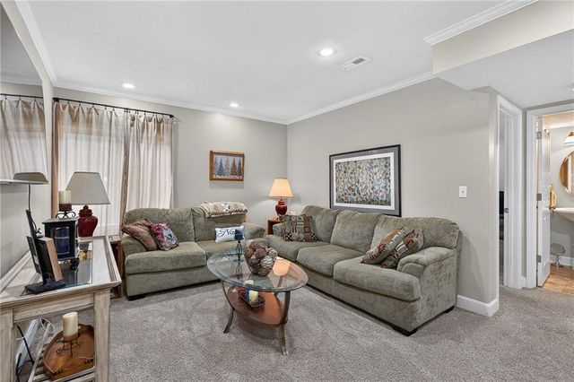 9803 Nieman Place, Overland Park, KS 66214