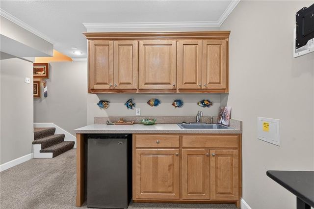 9803 Nieman Place, Overland Park, KS 66214