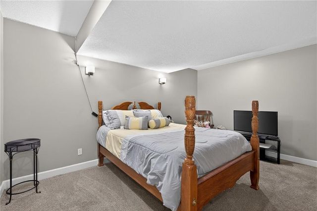 9803 Nieman Place, Overland Park, KS 66214