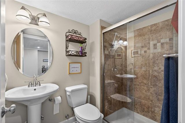 9803 Nieman Place, Overland Park, KS 66214