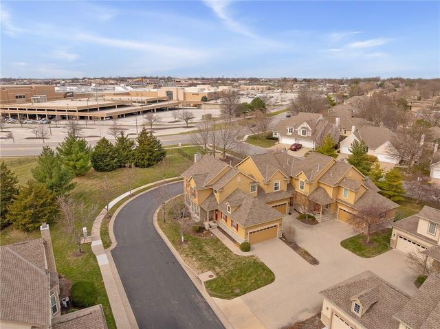 9803 Nieman Place, Overland Park, KS 66214