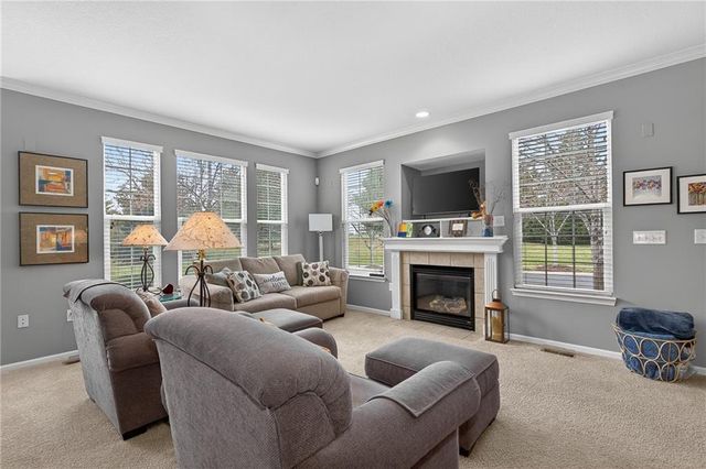 9803 Nieman Place, Overland Park, KS 66214