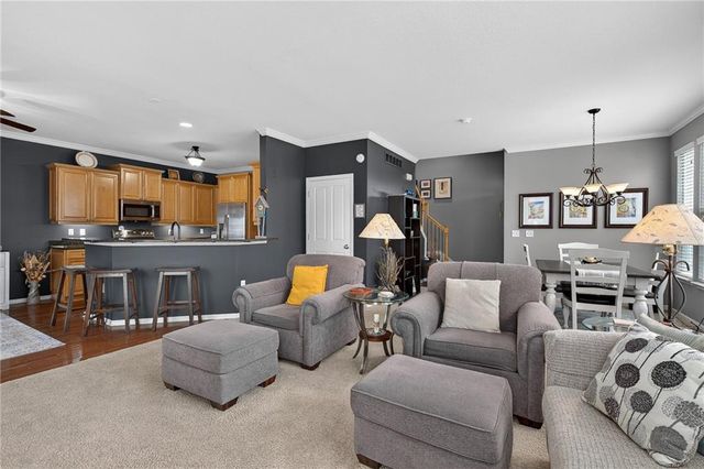 9803 Nieman Place, Overland Park, KS 66214