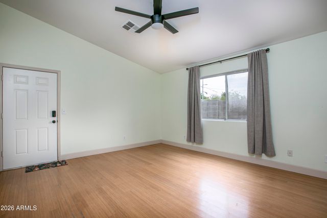 1502 E WHITTON Avenue, Phoenix, AZ 85014