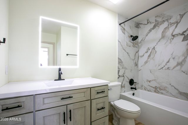 1502 E WHITTON Avenue, Phoenix, AZ 85014