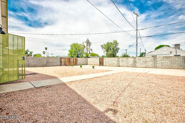 1502 E WHITTON Avenue, Phoenix, AZ 85014