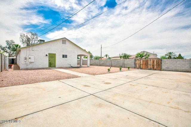 1502 E WHITTON Avenue, Phoenix, AZ 85014