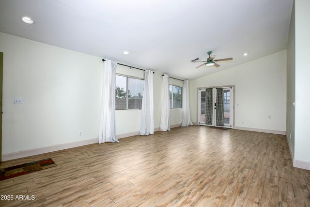 1502 E WHITTON Avenue, Phoenix, AZ 85014