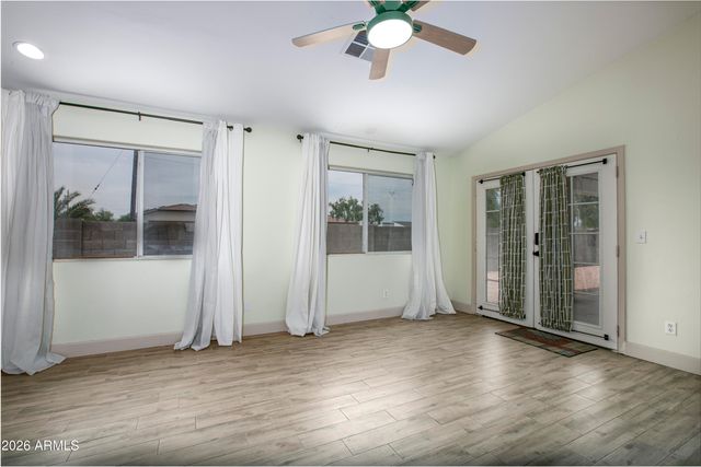 1502 E WHITTON Avenue, Phoenix, AZ 85014