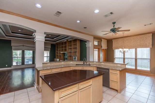 6550 Windsor Parkway, Beaumont, TX 77706