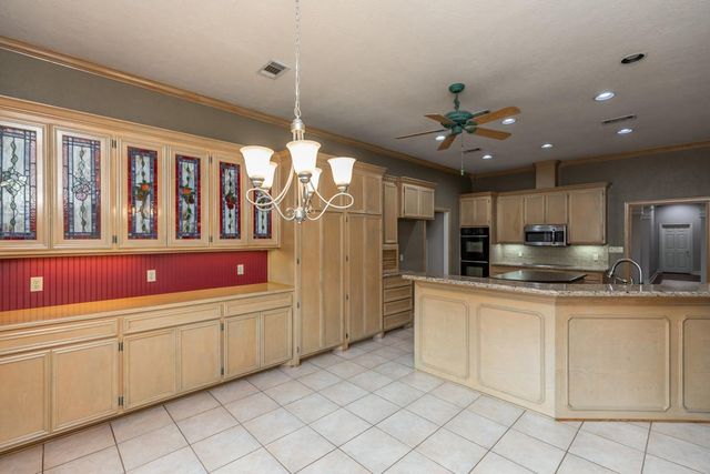 6550 Windsor Parkway, Beaumont, TX 77706