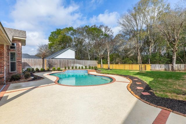 6550 Windsor Parkway, Beaumont, TX 77706