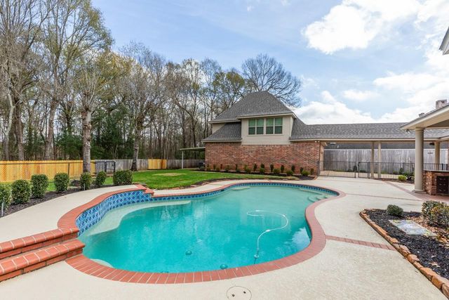 6550 Windsor Parkway, Beaumont, TX 77706