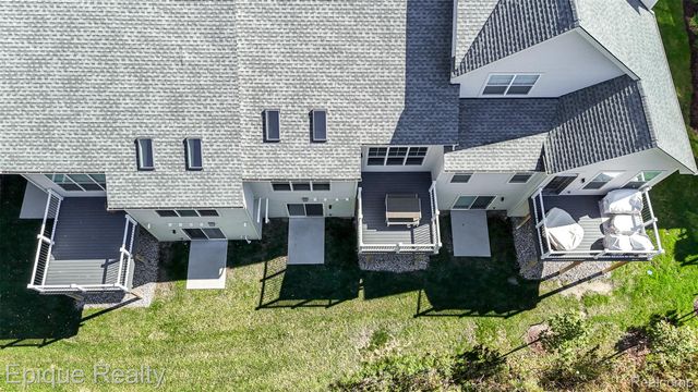 3090 N Spurway Drive, Ann Arbor, MI 48105