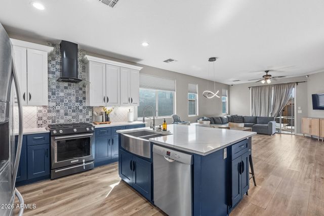 18045 W SUNNYSLOPE Lane, Waddell, AZ 85355