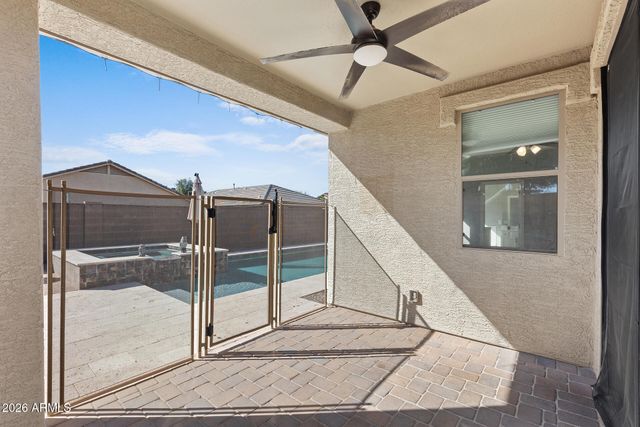 18045 W SUNNYSLOPE Lane, Waddell, AZ 85355