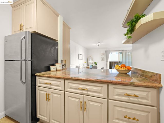 1321 Webster St D212, Alameda, CA 94501