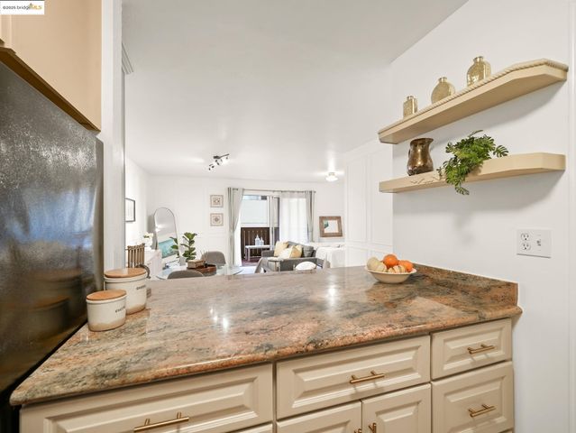 1321 Webster St D212, Alameda, CA 94501