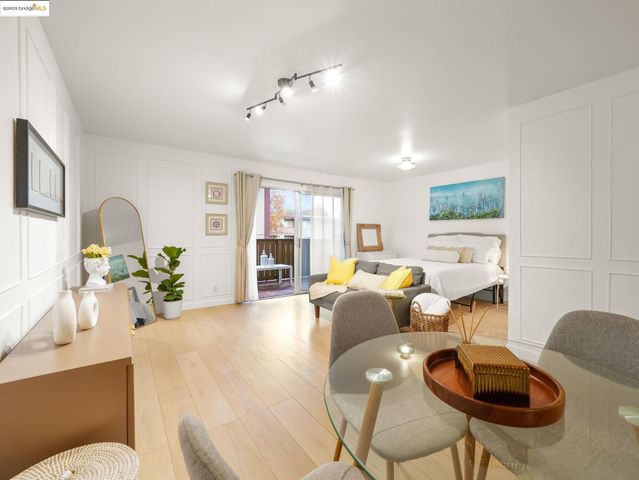 1321 Webster St D212, Alameda, CA 94501