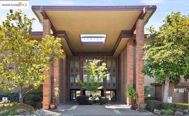 1321 Webster St D212, Alameda, CA 94501