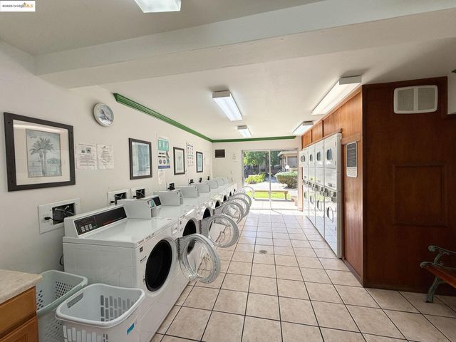 1321 Webster St D212, Alameda, CA 94501