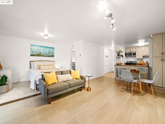 1321 Webster St D212, Alameda, CA 94501