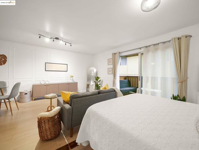 1321 Webster St D212, Alameda, CA 94501