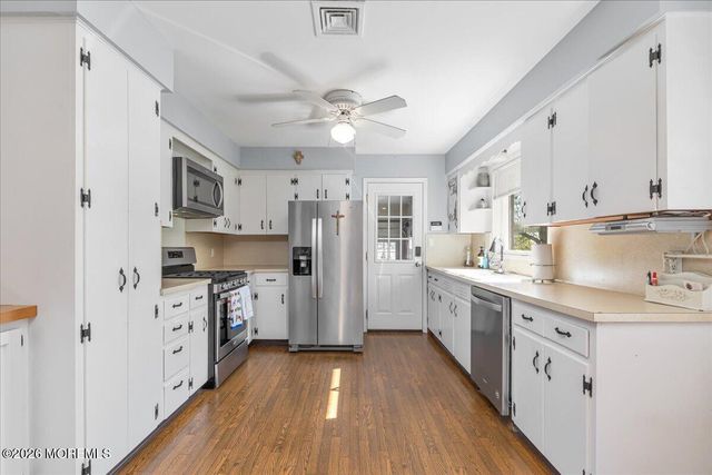 29 Centerville Road, Holmdel, NJ 07733