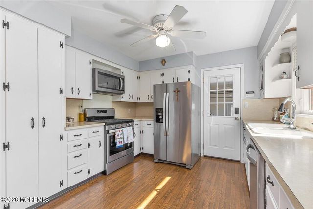 29 Centerville Road, Holmdel, NJ 07733