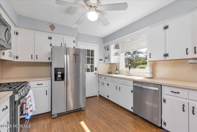 29 Centerville Road, Holmdel, NJ 07733