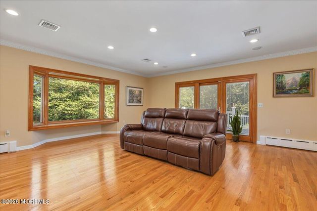 29 Centerville Road, Holmdel, NJ 07733