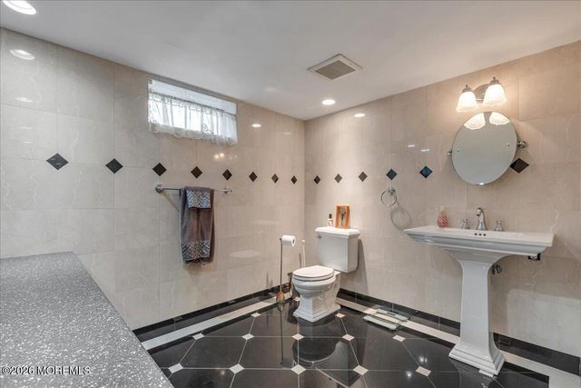 29 Centerville Road, Holmdel, NJ 07733