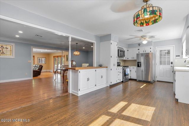 29 Centerville Road, Holmdel, NJ 07733