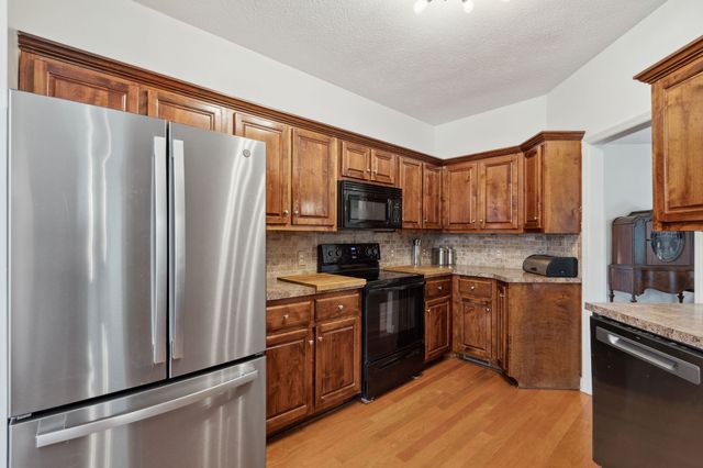 1908 Pointe Barton Dr, Lebanon, TN 37087