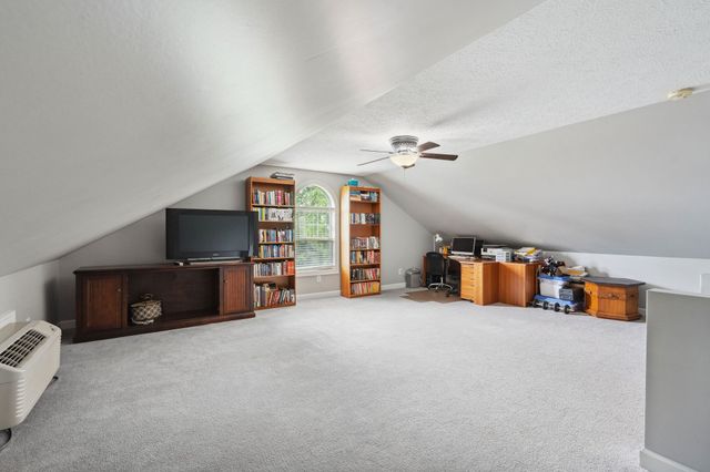 1908 Pointe Barton Dr, Lebanon, TN 37087