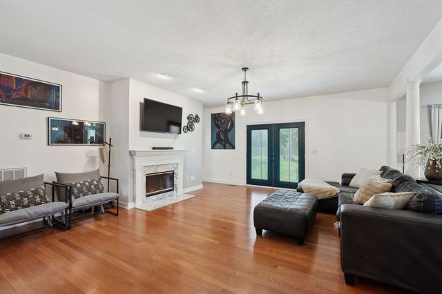1908 Pointe Barton Dr, Lebanon, TN 37087