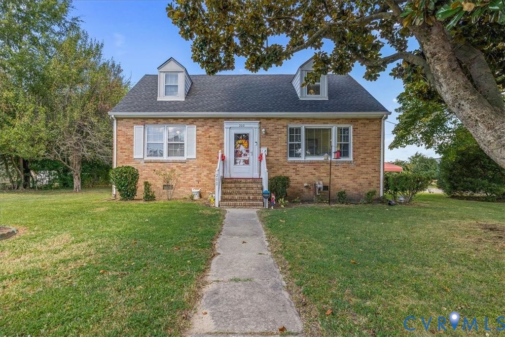 200 Cloverhill Ave, Colonial Heights, VA 23834