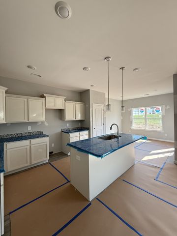 1135 Bluecreek Cir, Murfreesboro, TN 37129