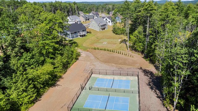 217 Lady Walsingham Way, Laconia, NH 03246