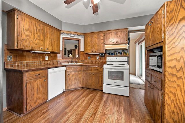 3008 Sunrise DRIVE, Hubertus, WI 53033