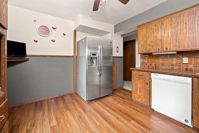 3008 Sunrise DRIVE, Hubertus, WI 53033
