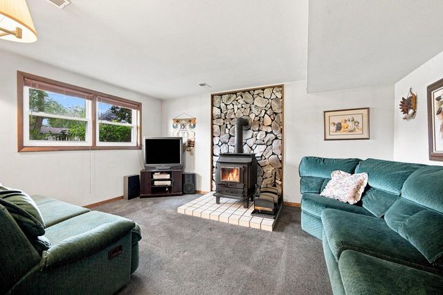 3008 Sunrise DRIVE, Hubertus, WI 53033