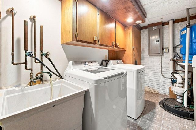 3008 Sunrise DRIVE, Hubertus, WI 53033