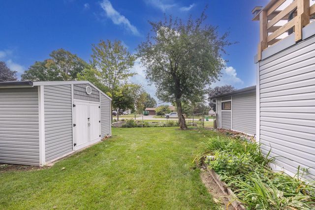 3008 Sunrise DRIVE, Hubertus, WI 53033