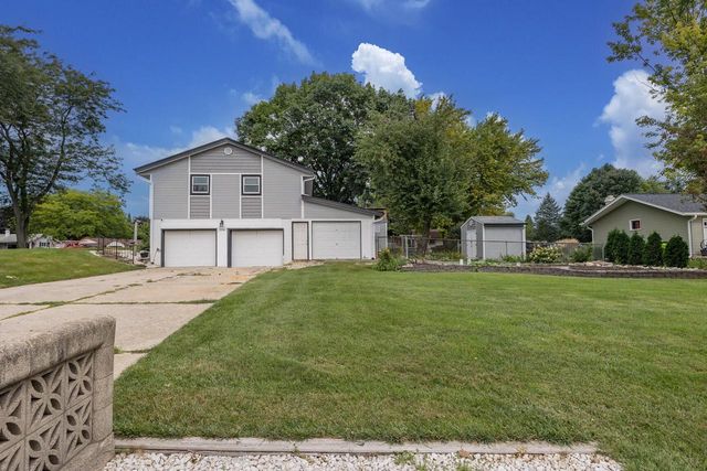3008 Sunrise DRIVE, Hubertus, WI 53033