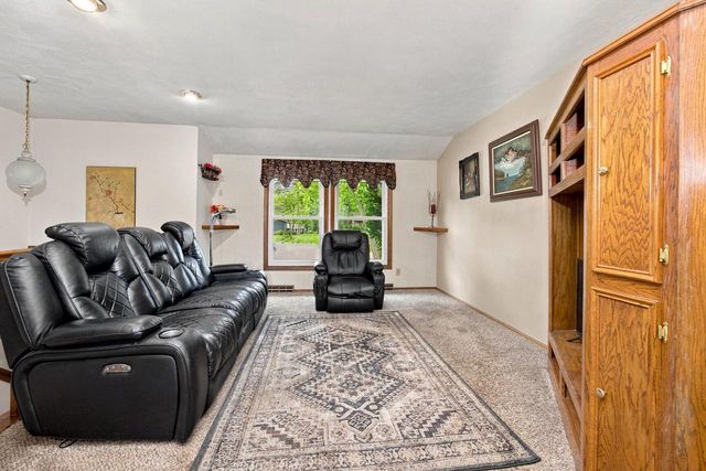 3008 Sunrise DRIVE, Hubertus, WI 53033