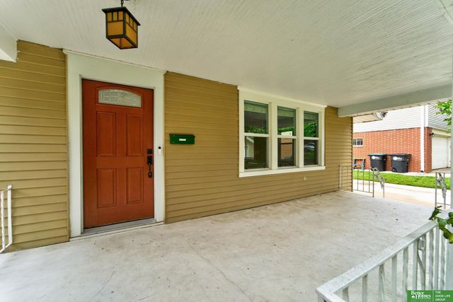 2010 N 56 Street, Omaha, NE 68104