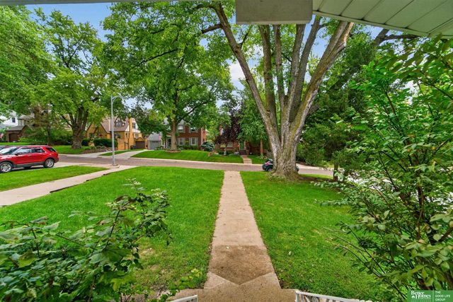 2010 N 56 Street, Omaha, NE 68104