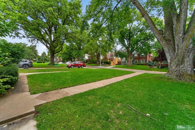 2010 N 56 Street, Omaha, NE 68104